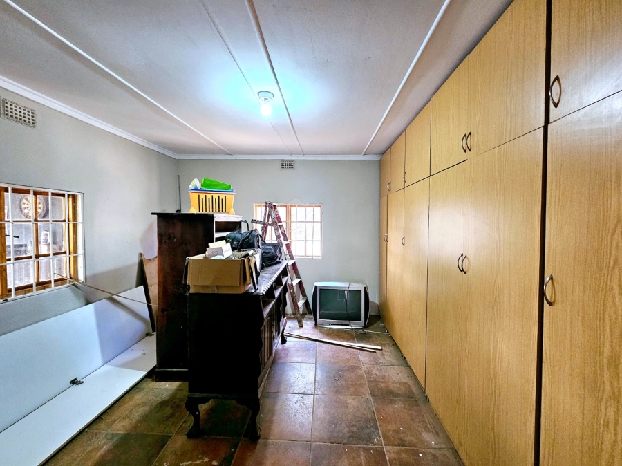 6 Bedroom Property for Sale in Bloemfontein Rural Free State